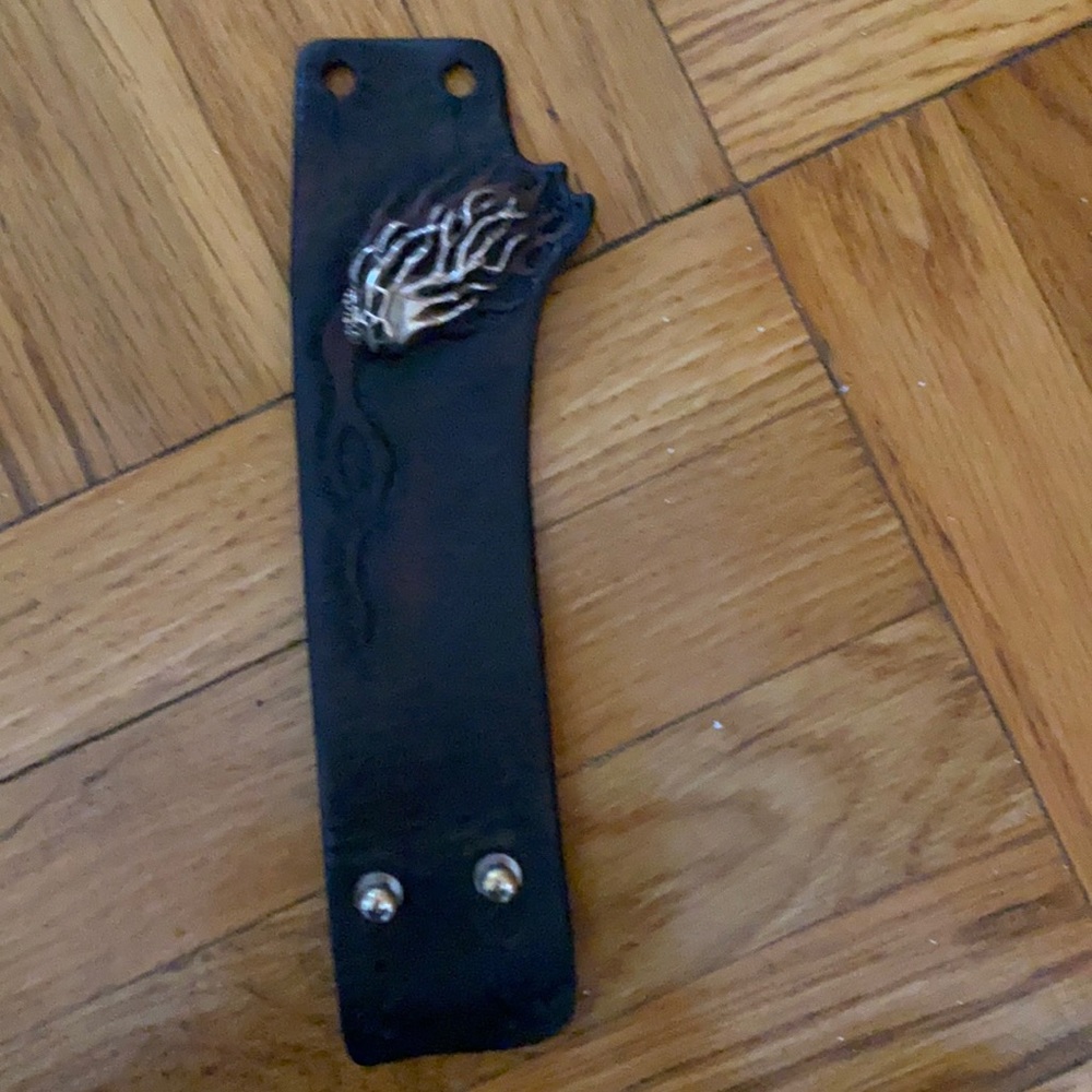 Custom made men’s leather with silver design bracelet - Picture 4 of 11